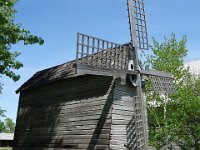 8DSC03393  Most of the Mennonite families in this area were of Dutch origin. Since water control is also critical in the Baltic lowlands of Prussia, they were natural settlers. The tradition of windmills continued in Canada, both for pumping and milling.