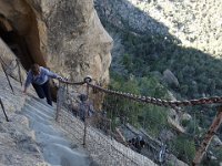49sw  Reaching the Balcony House cliff dwelling is a scramble.