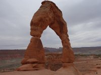5sw  The Delicate Arch, which actually is quite massive, has become a symbol of Utah.